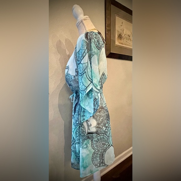 SWIM SUIT COVERUP - Picture 3 of 6